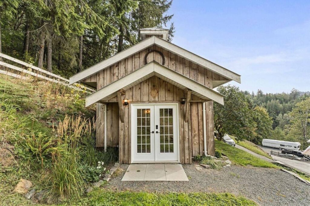 Cedar studio with its own entrance at 48625 Wincott Road